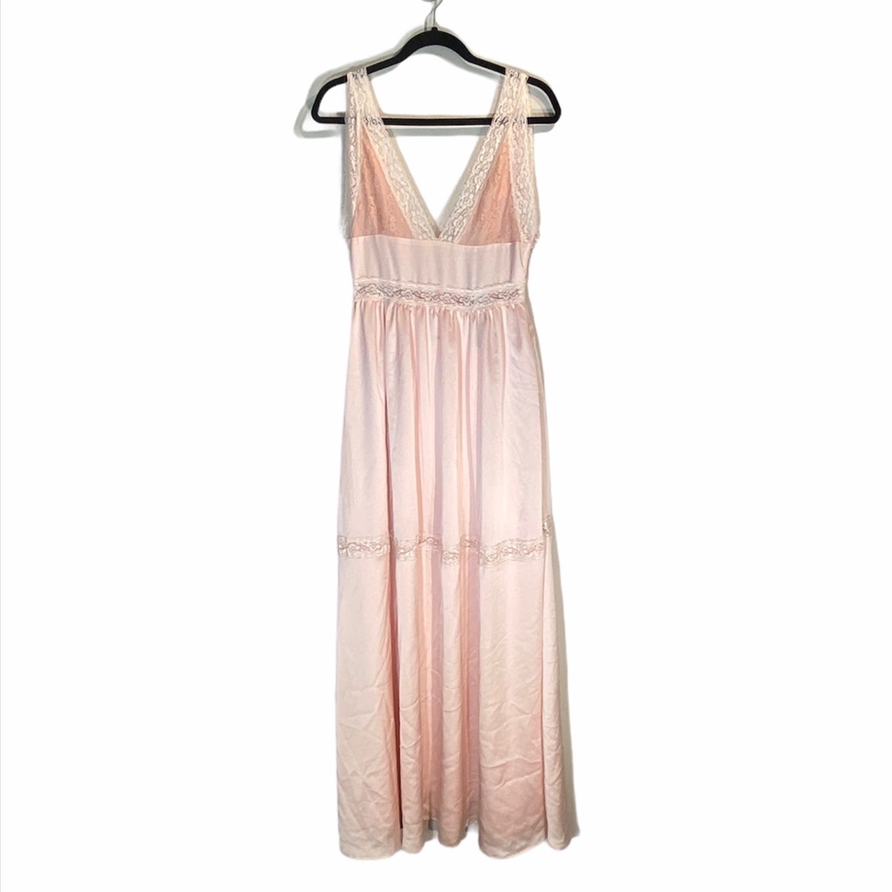 LAYERED WITH LOVE**Lace Maxi Pink Dress**Small